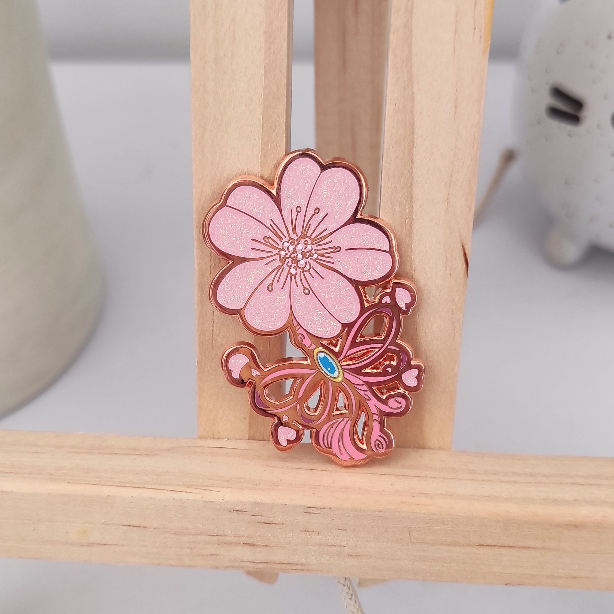 Sakura Lucky Charm - Hard Enamel Pin (Polymernai)